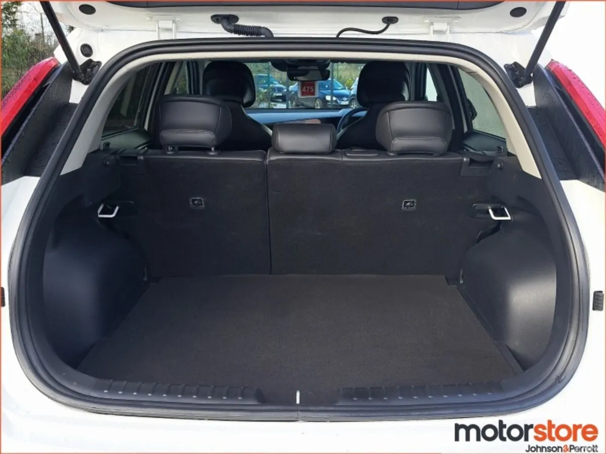 Kia Niro SUV, Petrol Plug-in Hybrid, 2025, White