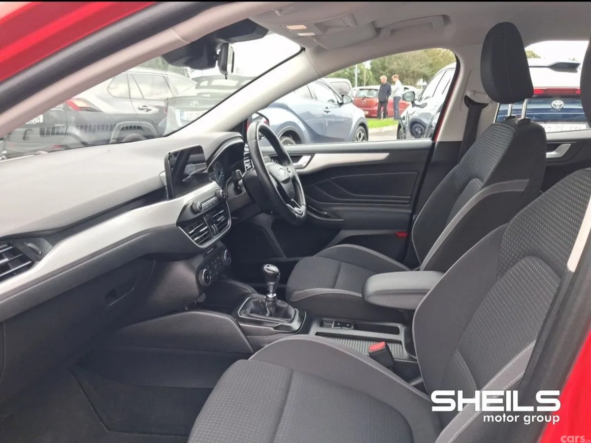 Ford Focus Hatchback, Diesel, 2019, Red