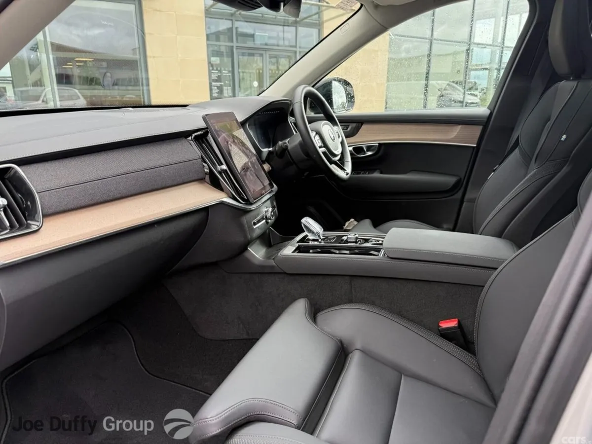 Volvo XC90 SUV, Petrol Plug-in Hybrid, 2025, Silver