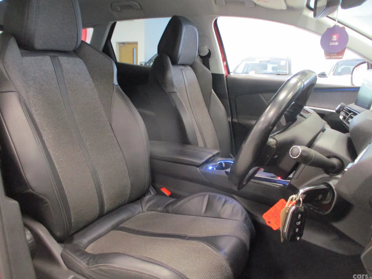 Peugeot 3008 SUV, Diesel, 2020, Red