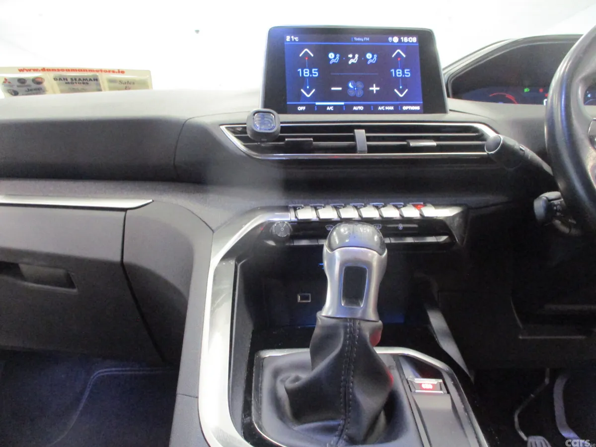 Peugeot 3008 SUV, Diesel, 2020, Red