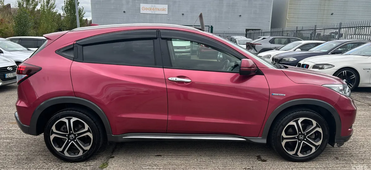 Honda Vezel MPV, Petrol Hybrid, 2018, Red