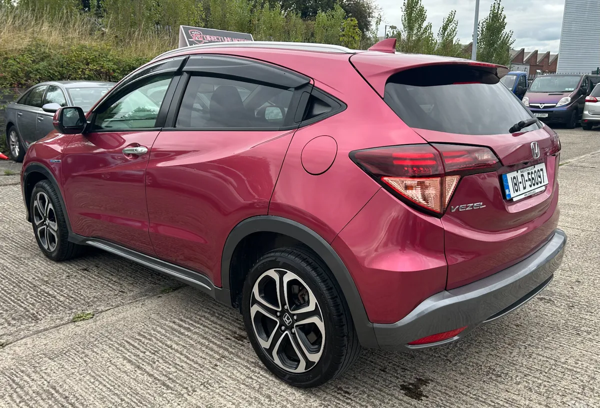 Honda Vezel MPV, Petrol Hybrid, 2018, Red