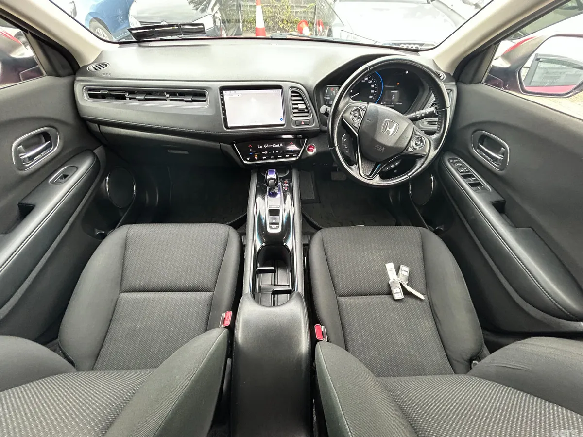 Honda Vezel MPV, Petrol Hybrid, 2018, Red