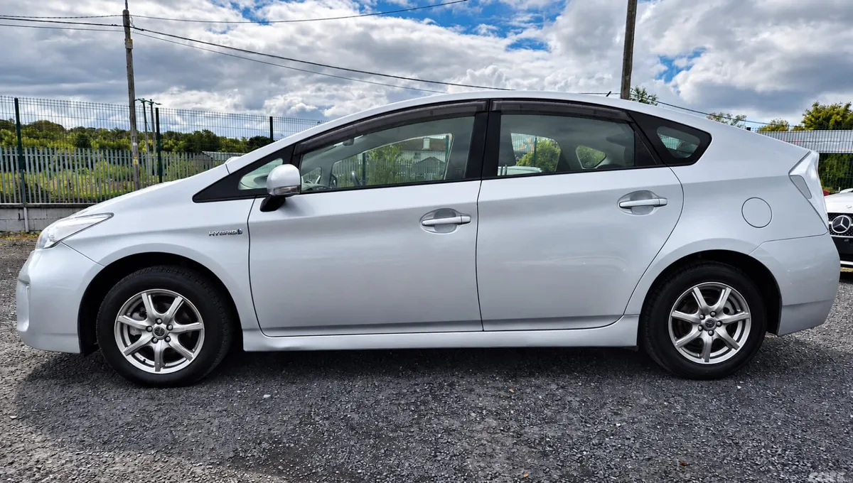 Toyota Prius Hatchback, Petrol Hybrid, 2014, Silver