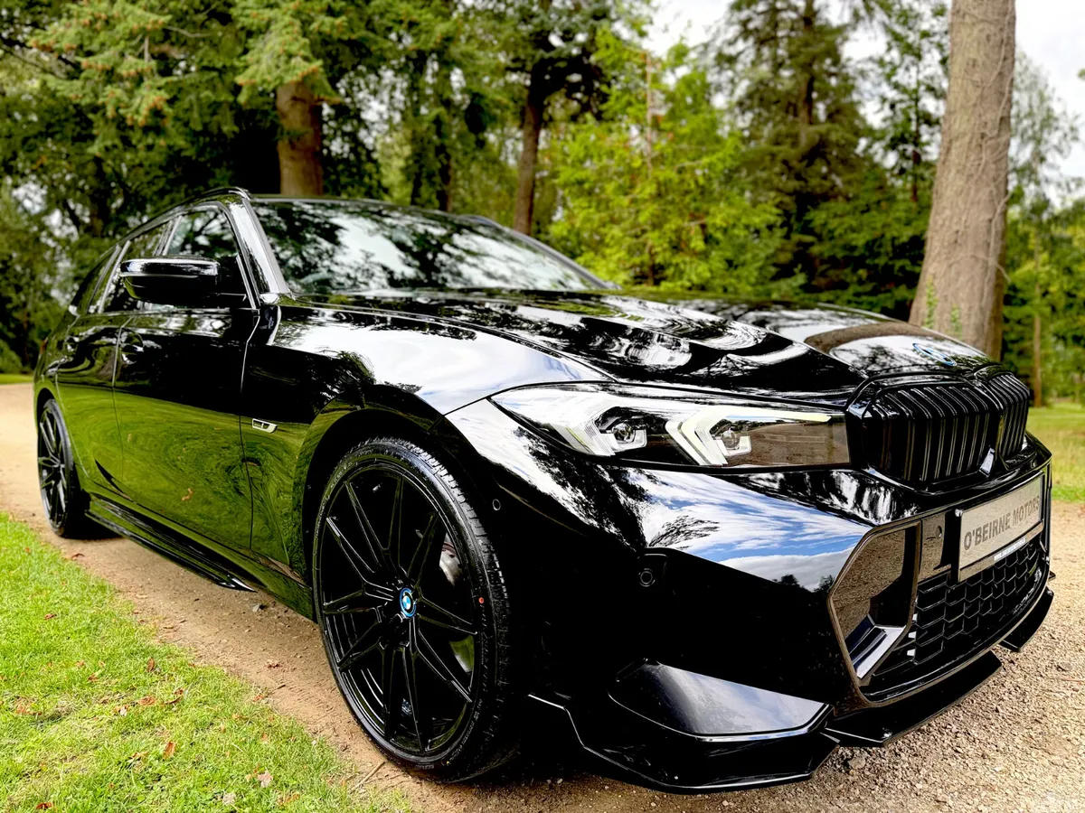 BMW 3-Series Estate, Petrol Plug-in Hybrid, 2023, Black