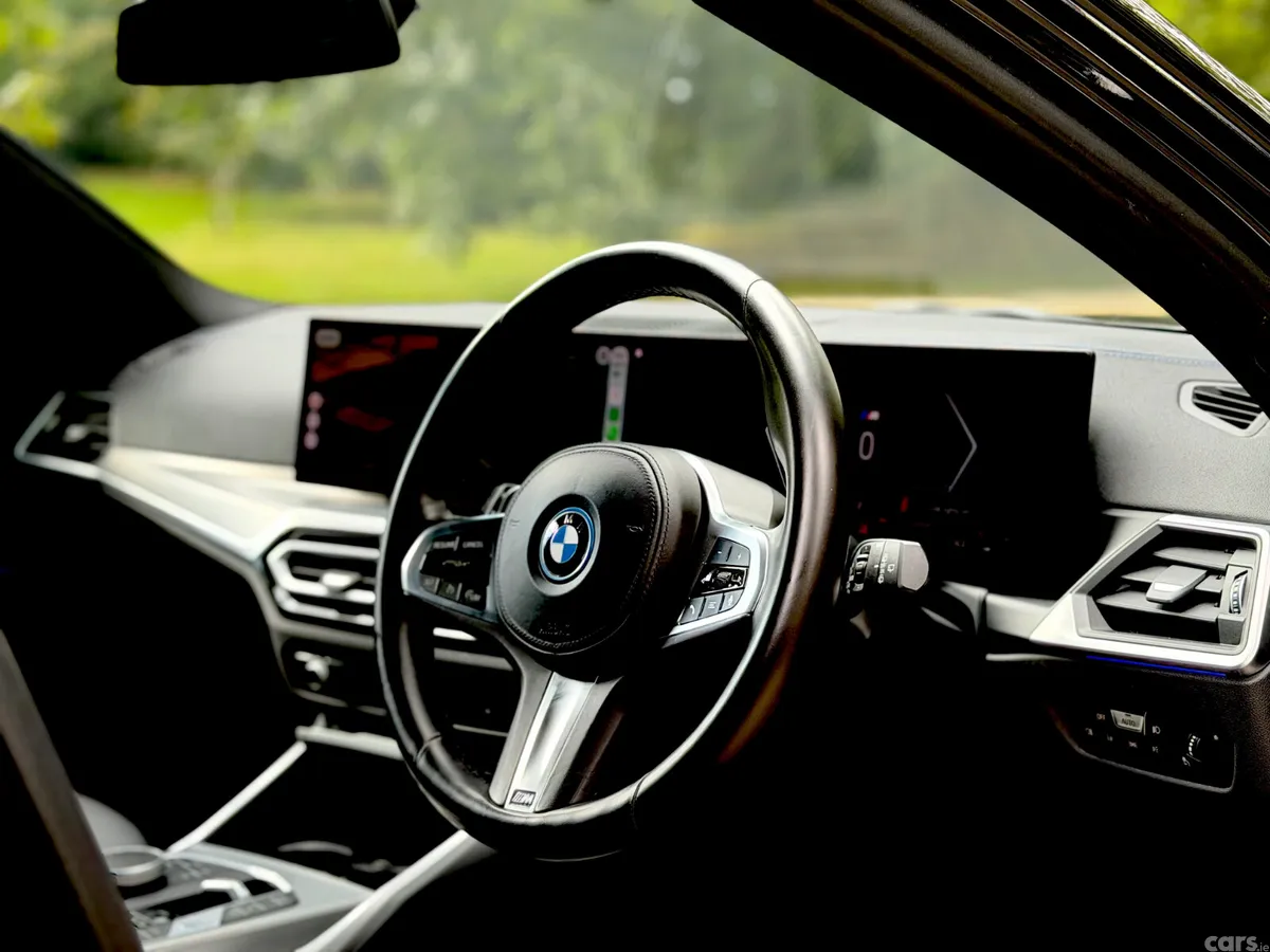 BMW 3-Series Estate, Petrol Plug-in Hybrid, 2023, Black