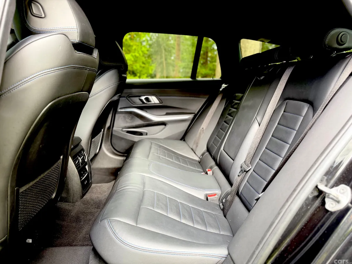 BMW 3-Series Estate, Petrol Plug-in Hybrid, 2023, Black