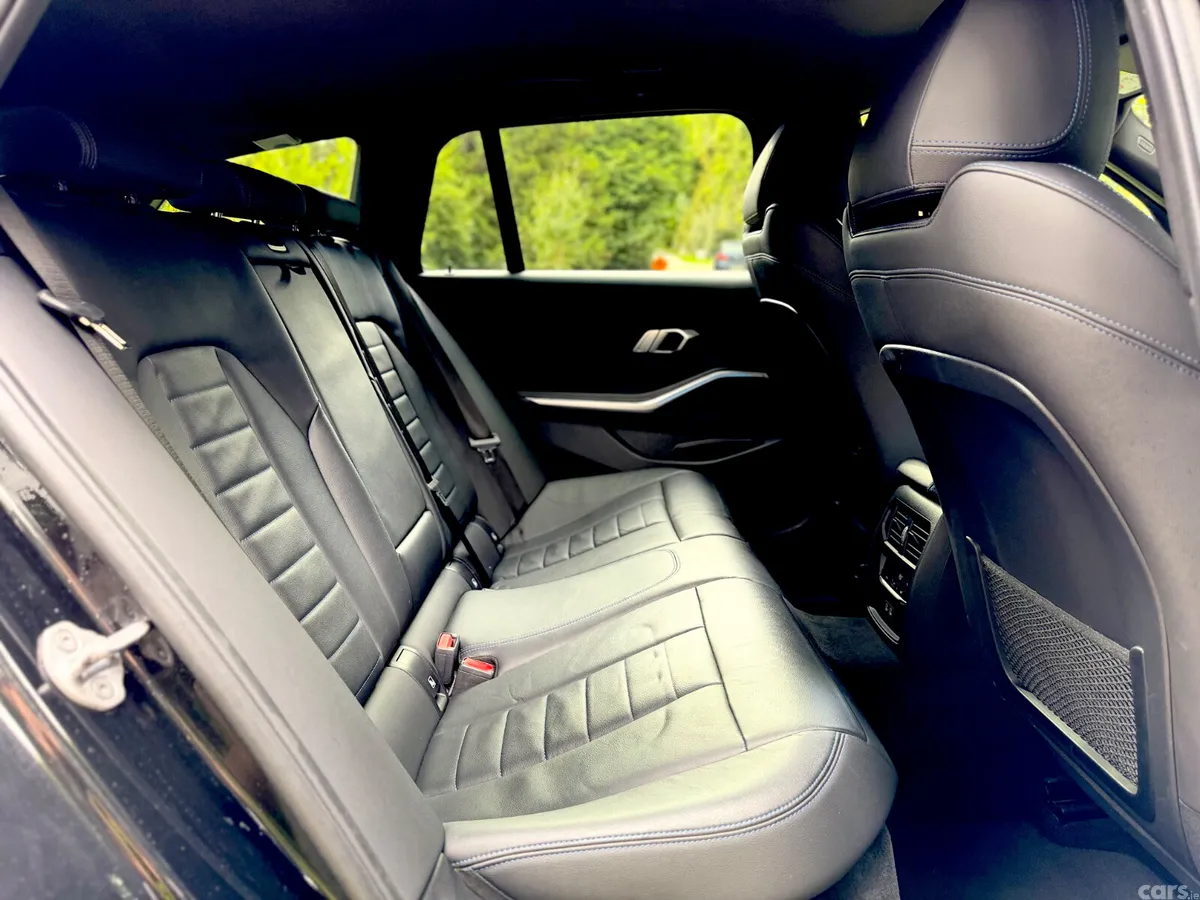 BMW 3-Series Estate, Petrol Plug-in Hybrid, 2023, Black