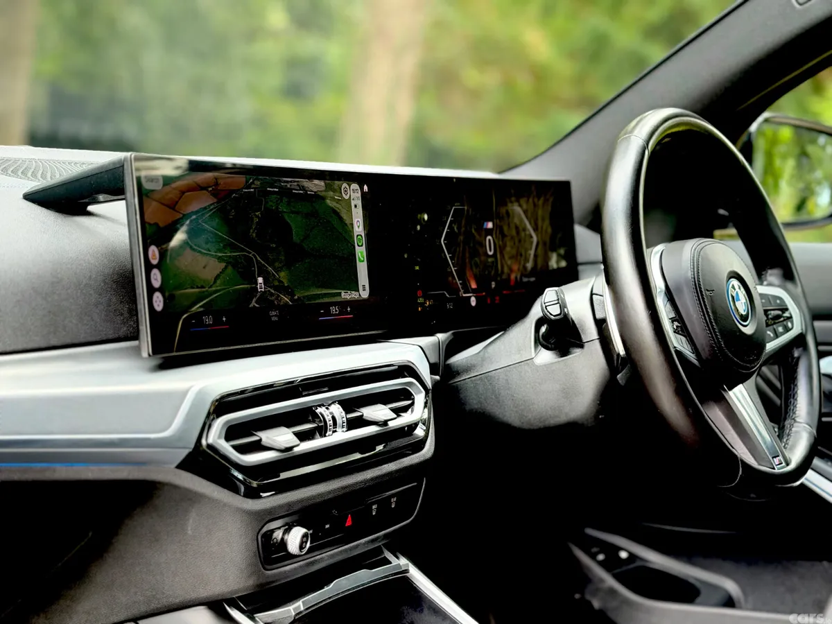 BMW 3-Series Estate, Petrol Plug-in Hybrid, 2023, Black