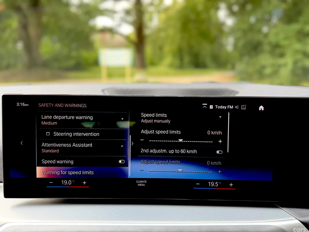 BMW 3-Series Estate, Petrol Plug-in Hybrid, 2023, Black