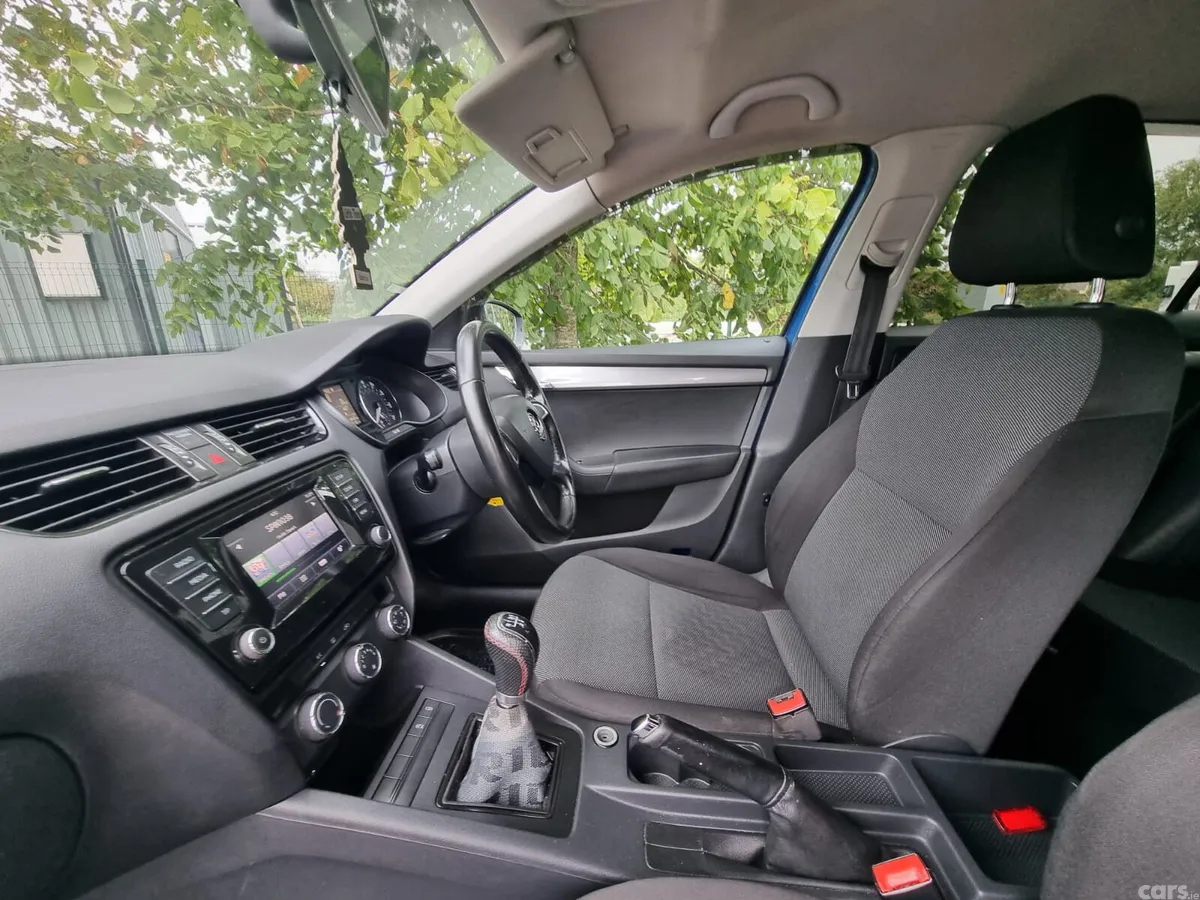 Skoda Octavia Hatchback, Diesel, 2015, Blue