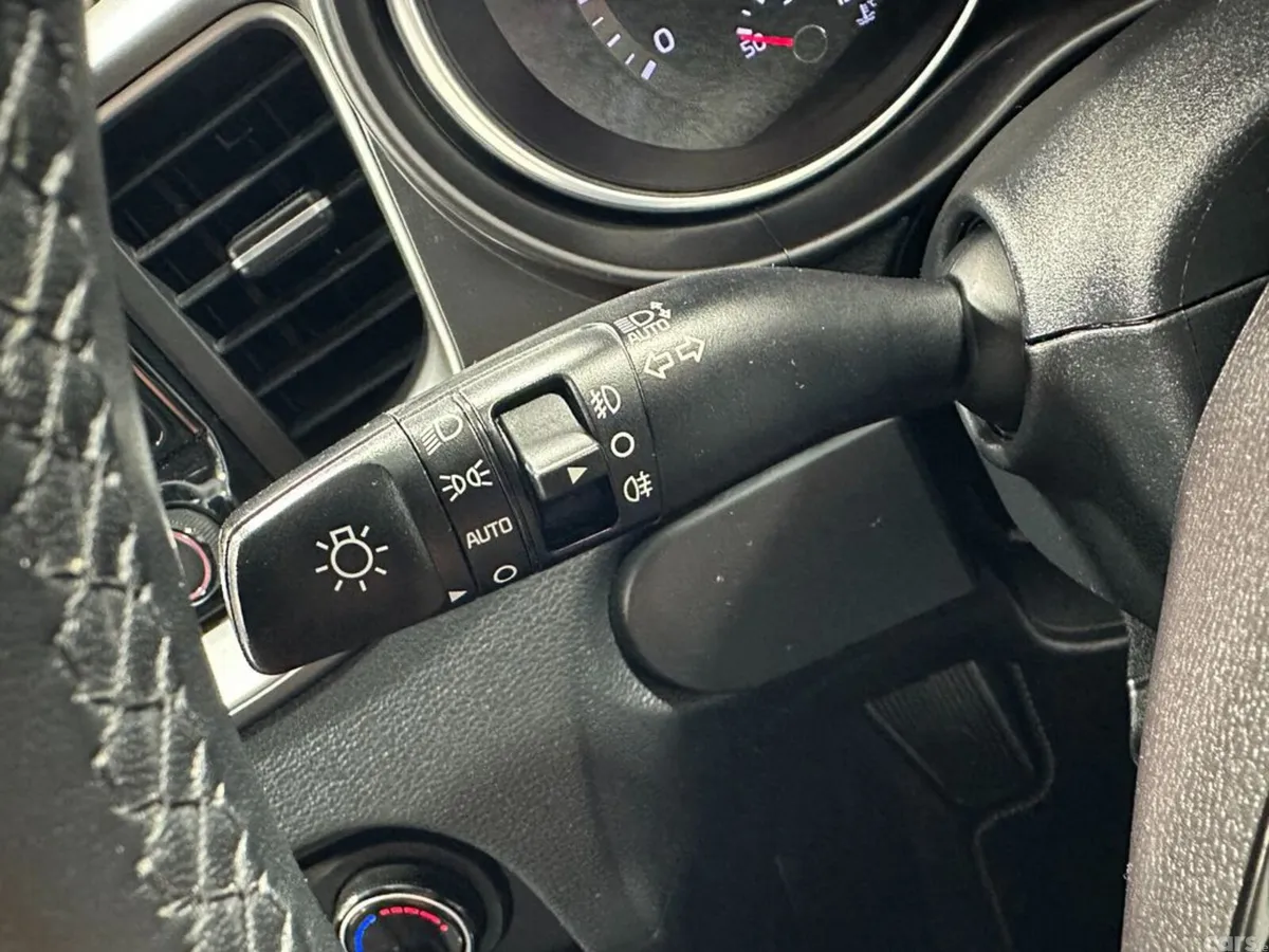 Kia Ceed Hatchback, Petrol, 2021, White