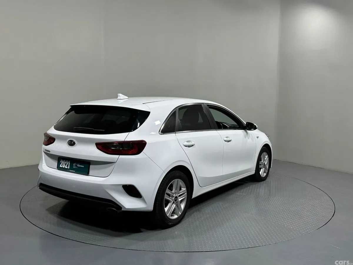 Kia Ceed Hatchback, Petrol, 2021, White