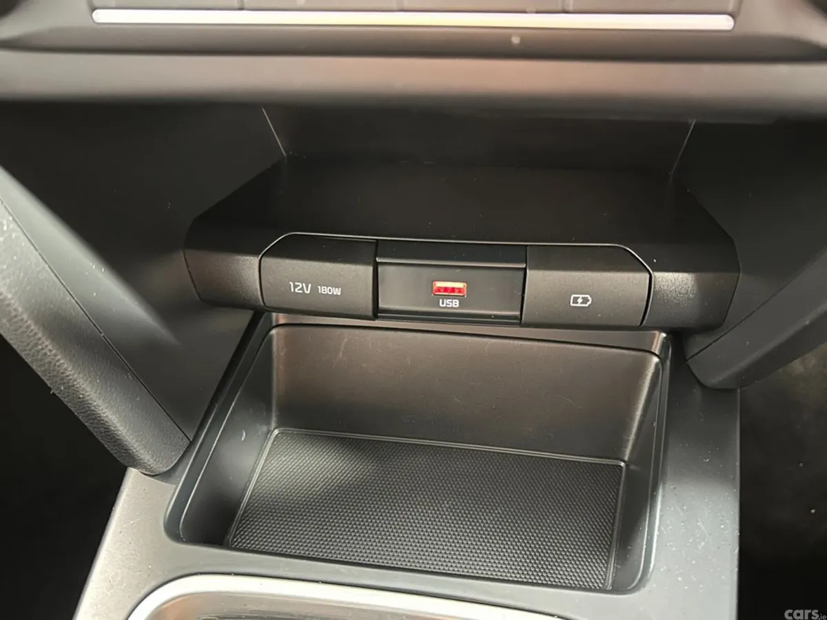 Kia Ceed Hatchback, Petrol, 2021, White