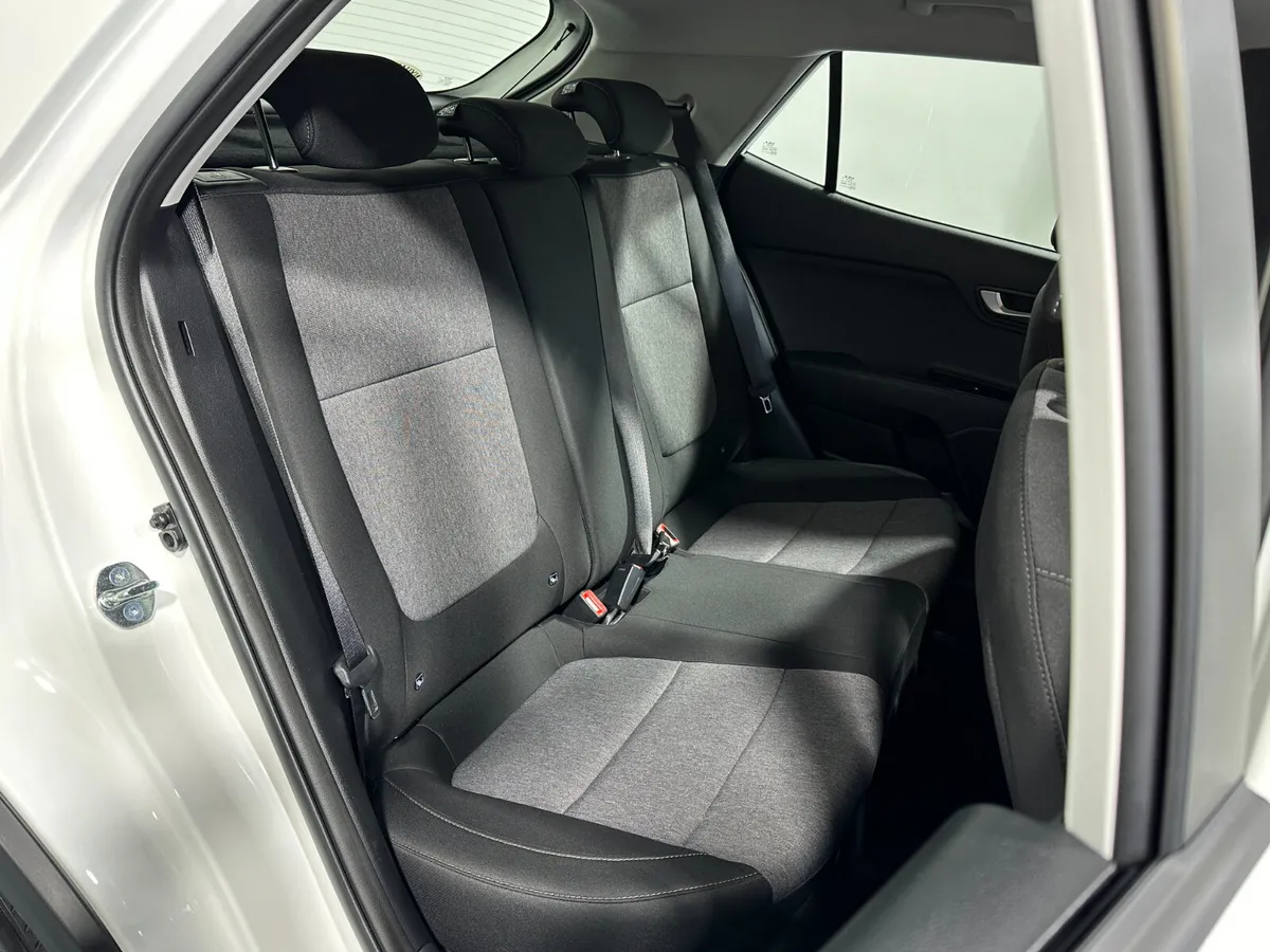 Kia Stonic SUV, Petrol, 2026, White