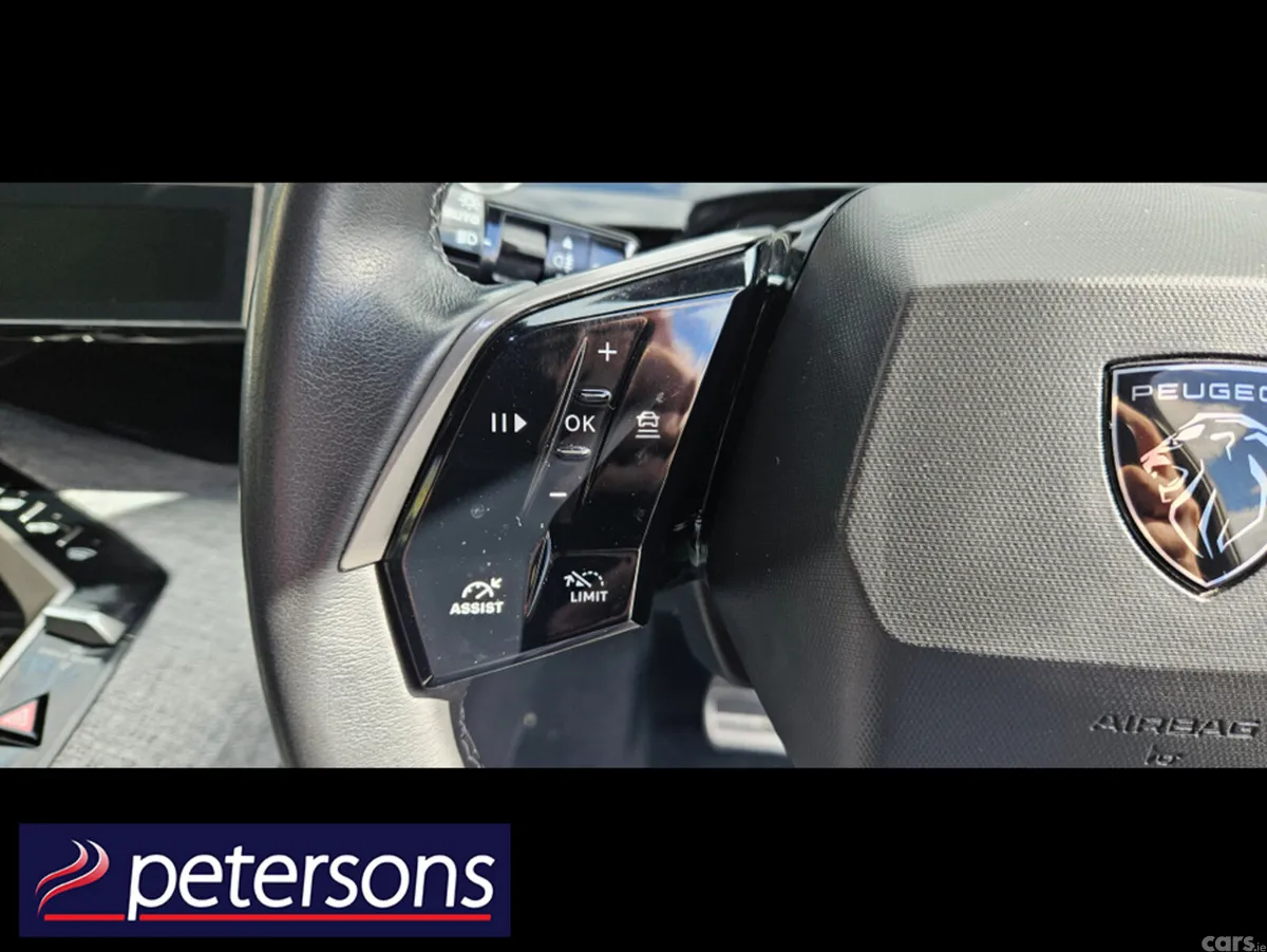 Peugeot 5008 MPV, Petrol Hybrid, 2025, Blue
