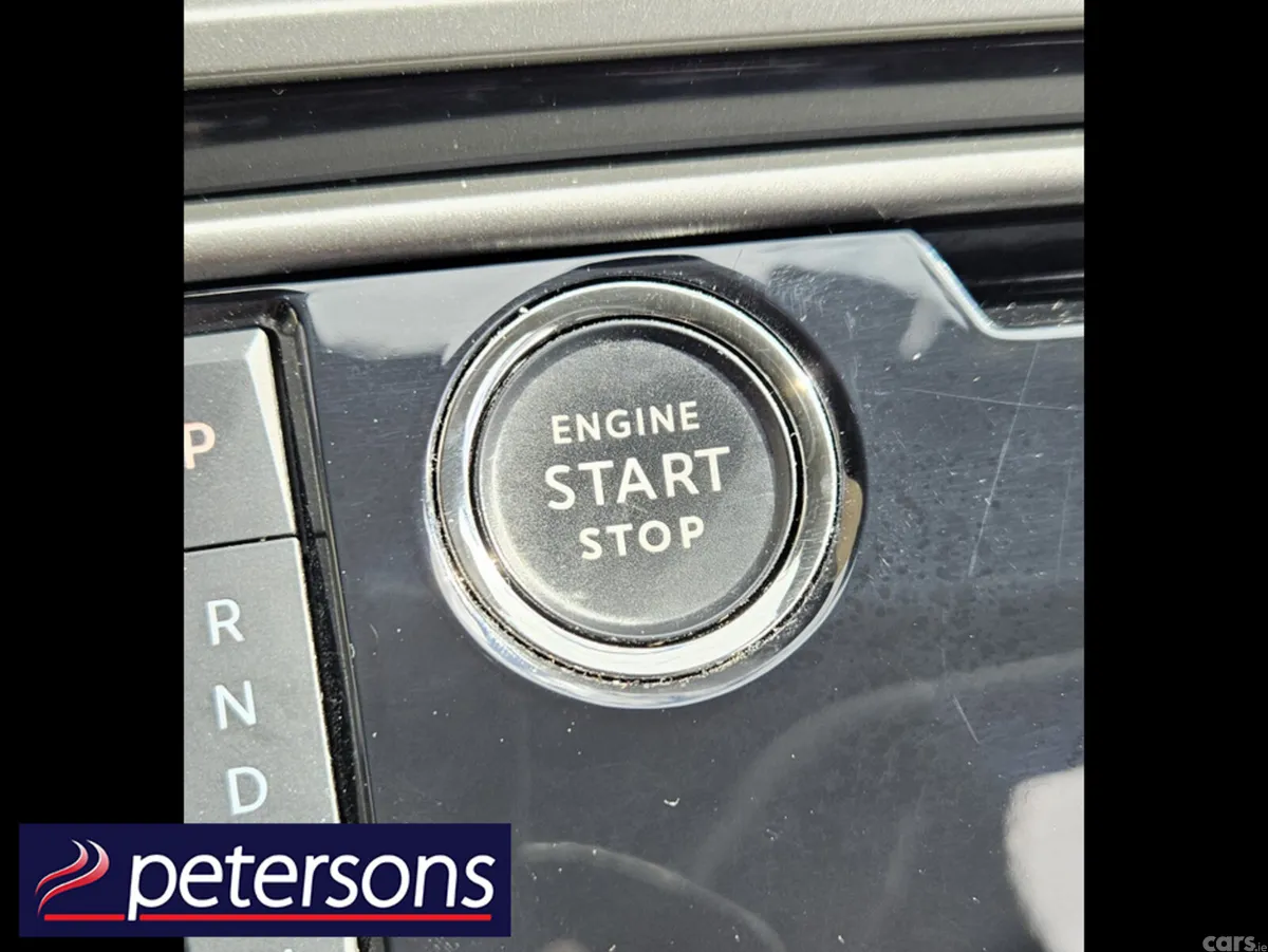 Peugeot 5008 MPV, Petrol Hybrid, 2025, Blue
