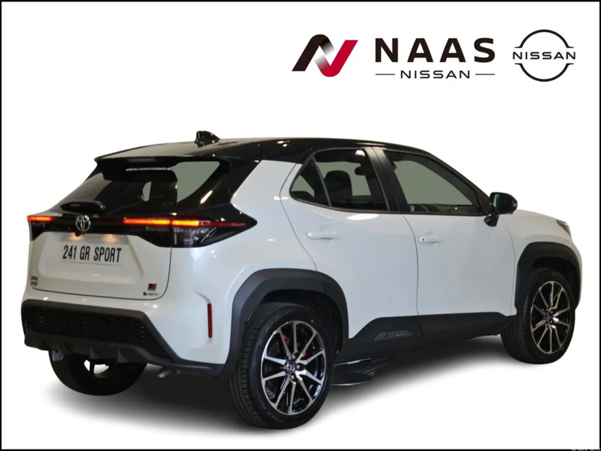 Toyota Yaris Cross MPV, Petrol Hybrid, 2024, White