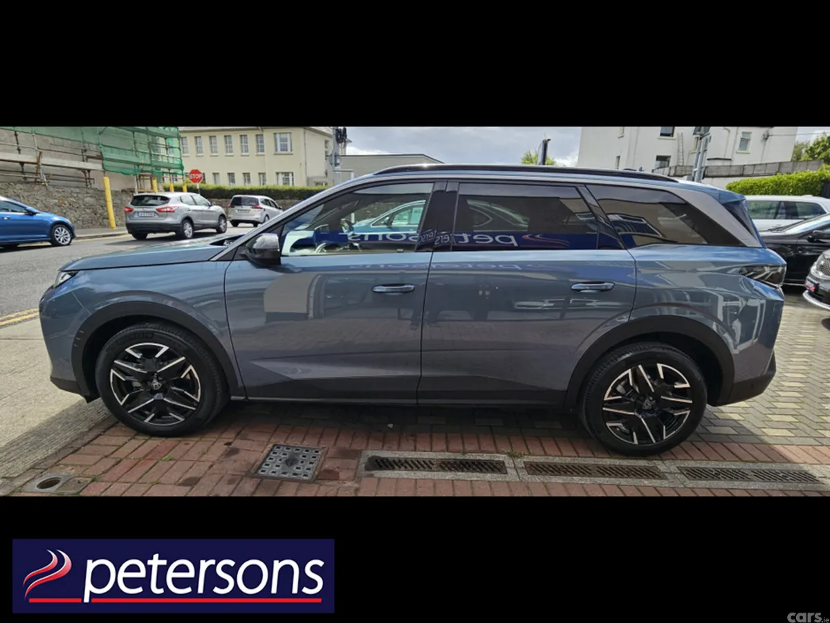 Peugeot 5008 MPV, Petrol Hybrid, 2025, Blue