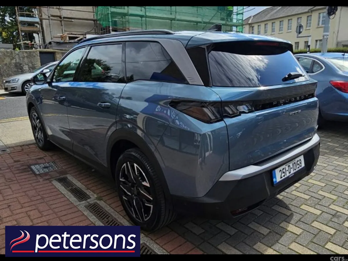 Peugeot 5008 MPV, Petrol Hybrid, 2025, Blue