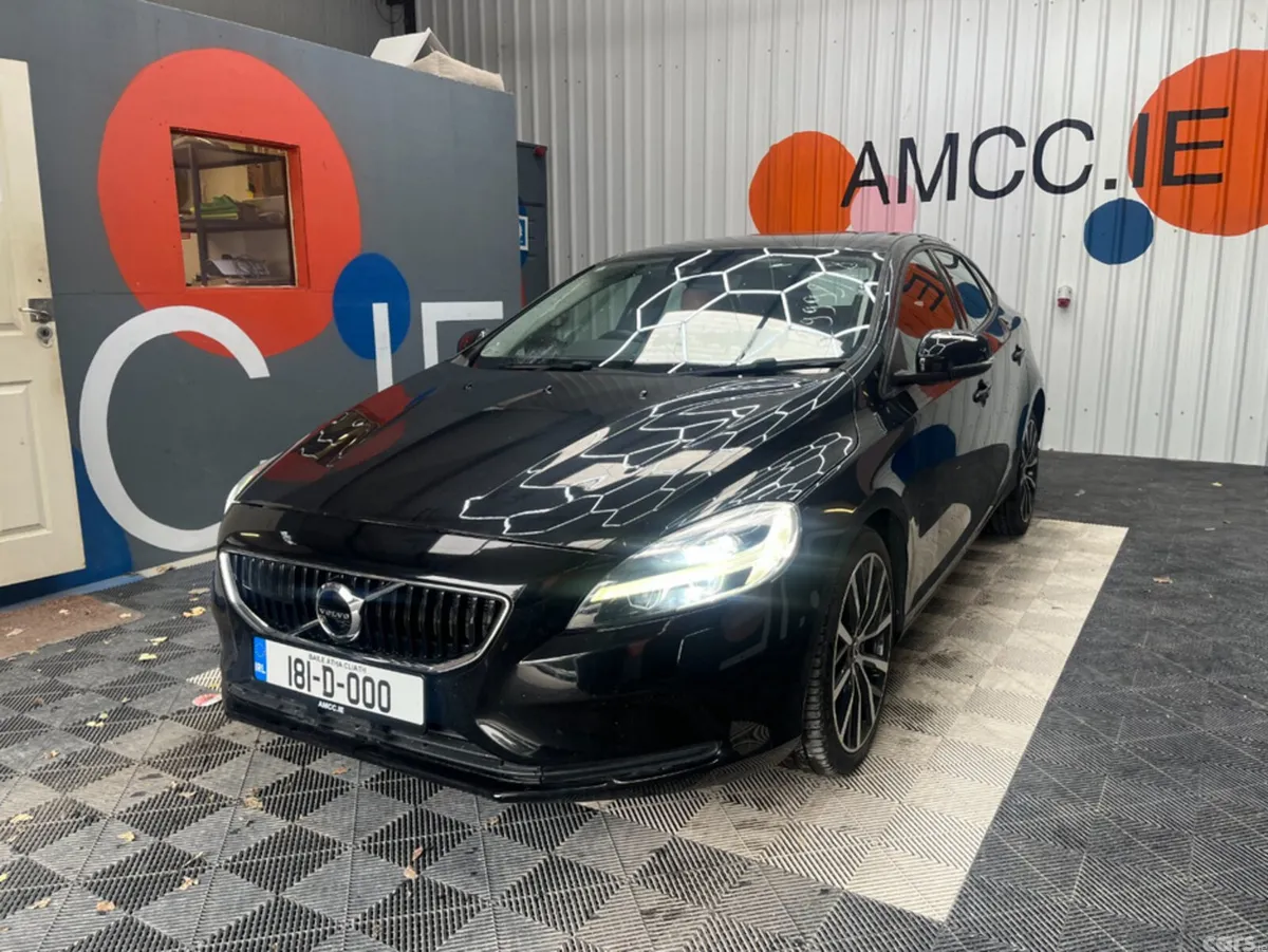 Volvo V40 Estate, Diesel, 2018, Black