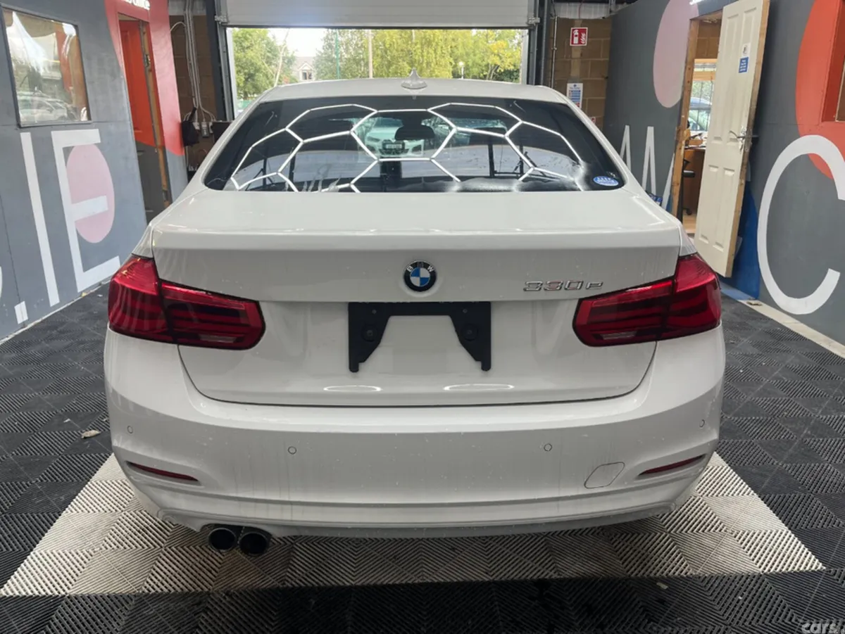 BMW 3-Series Saloon, Petrol, 2016, White
