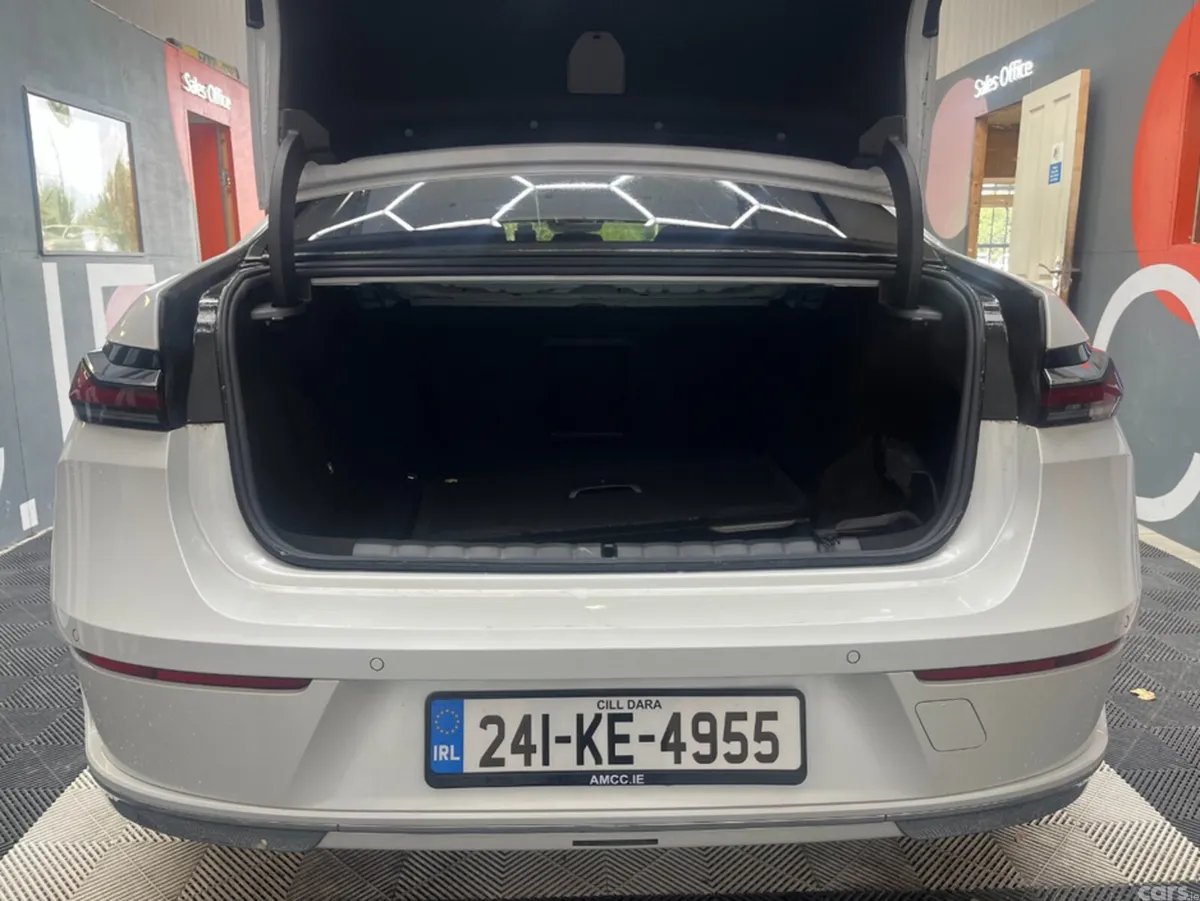 BMW i7 Saloon, Electric, 2024, White