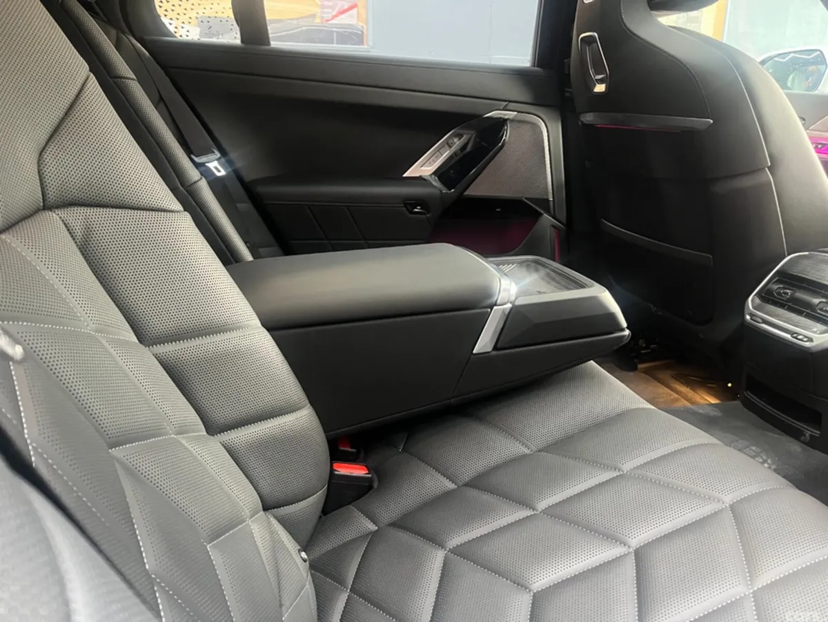 BMW i7 Saloon, Electric, 2024, White