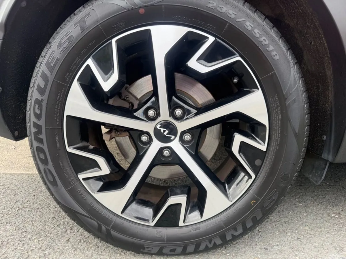 Kia Sportage MPV, Diesel Hybrid, 2023, Red