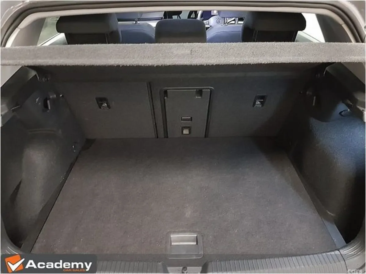 Volkswagen Golf Hatchback, Diesel, 2023, Grey