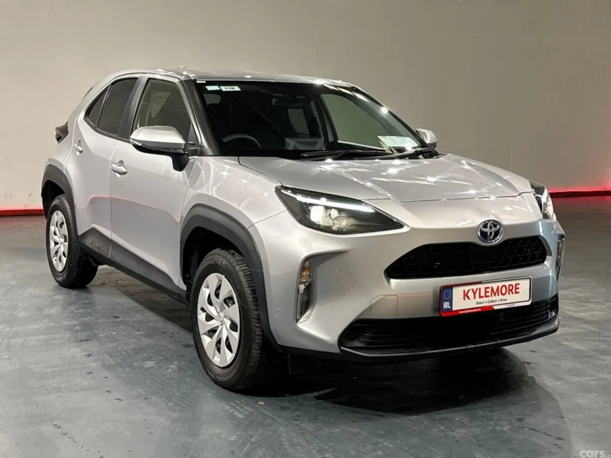 Toyota Yaris Cross SUV, Petrol Hybrid, 2022, Silver