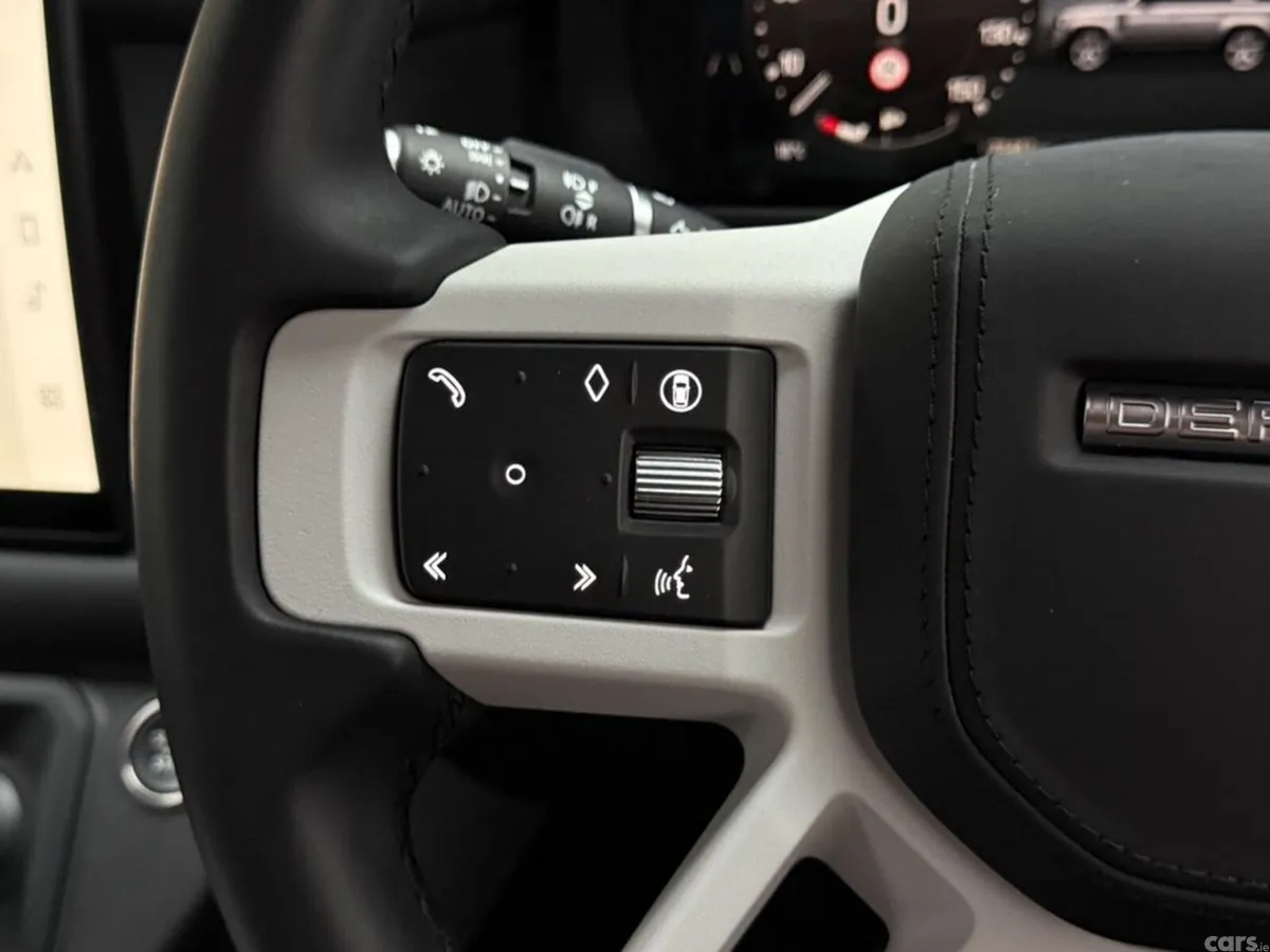 Land Rover Defender SUV, Petrol Plug-in Hybrid, 2025, Green