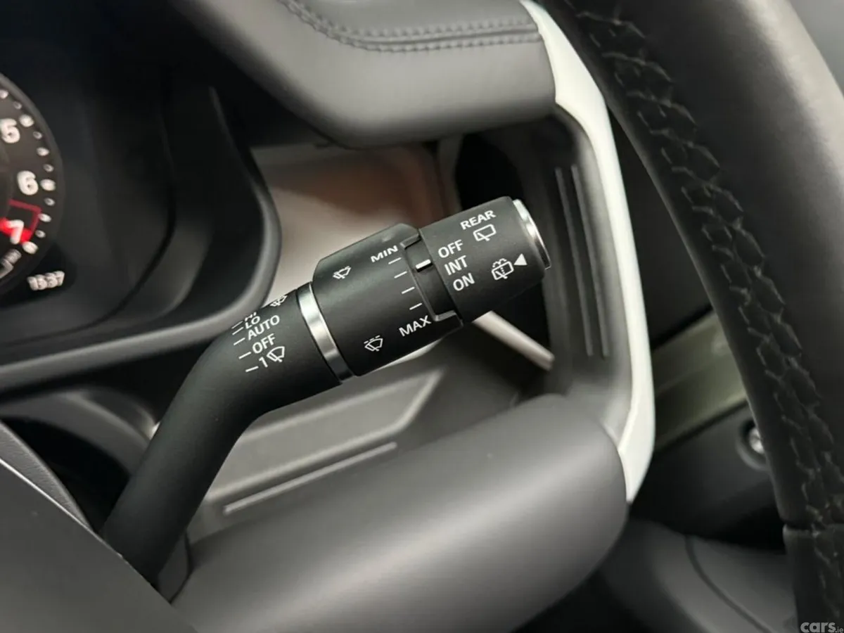 Land Rover Defender SUV, Petrol Plug-in Hybrid, 2025, Green