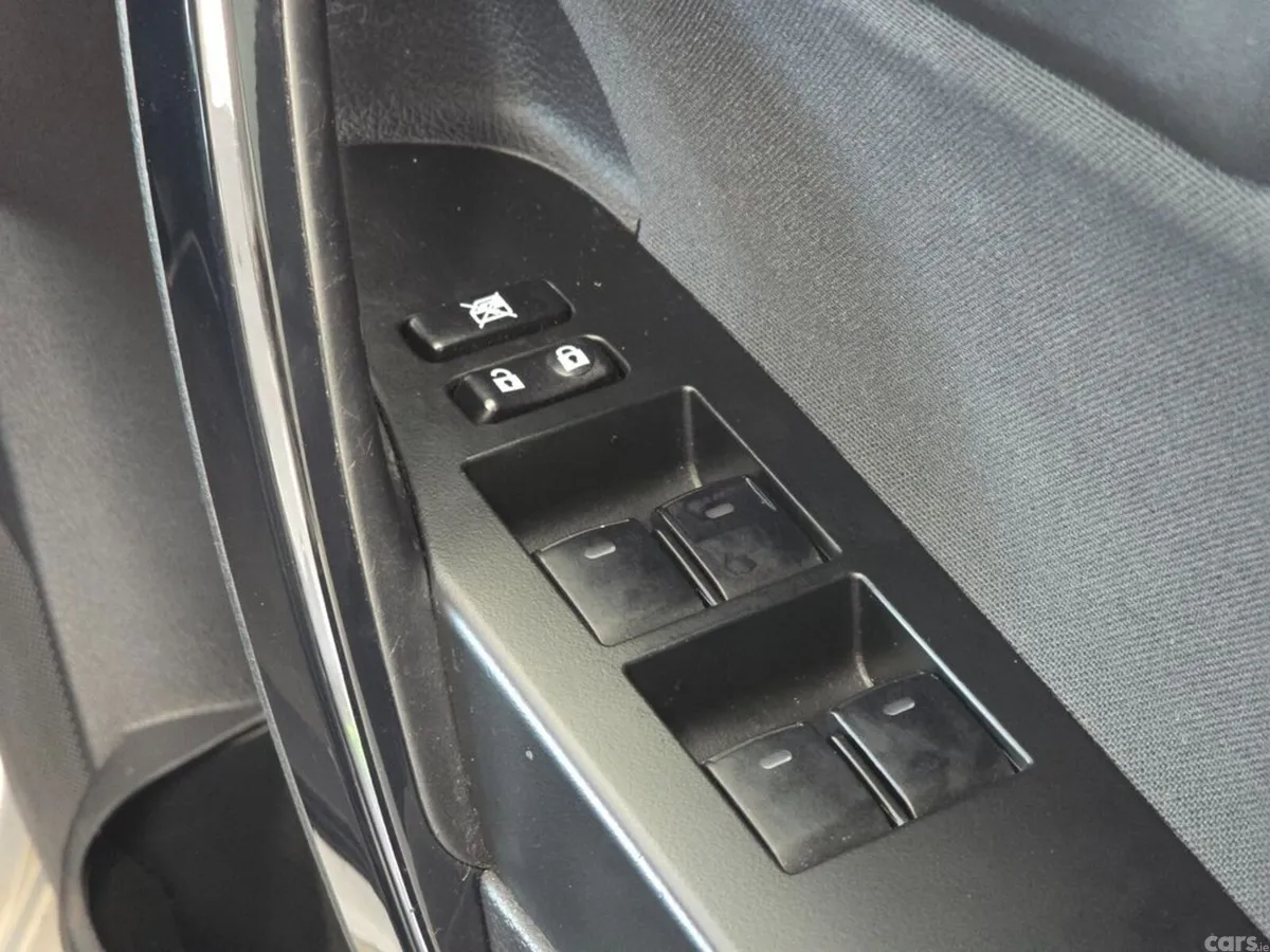 Toyota Auris Hatchback, Petrol Hybrid, 2018, Silver