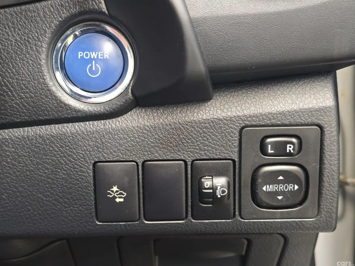 Toyota Auris Hatchback, Petrol Hybrid, 2018, Silver