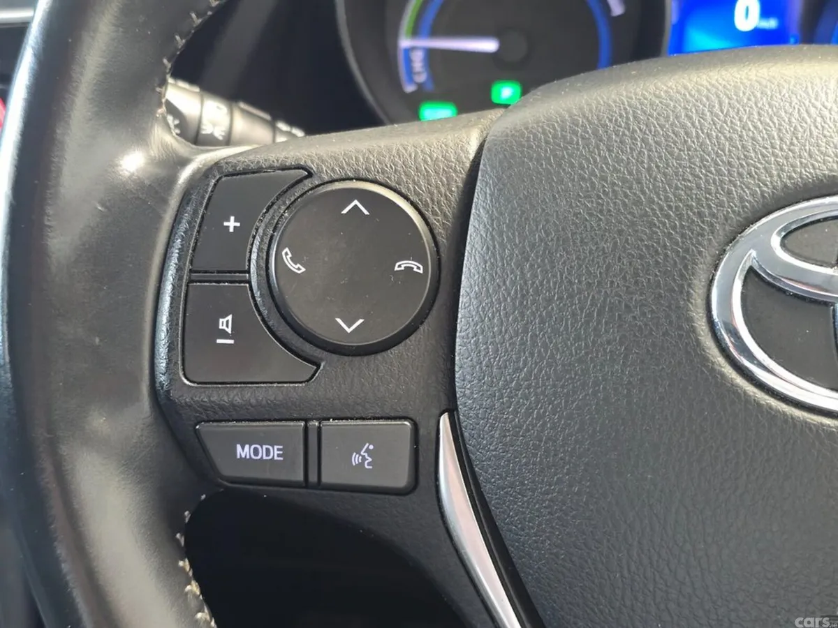 Toyota Auris Hatchback, Petrol Hybrid, 2018, Silver
