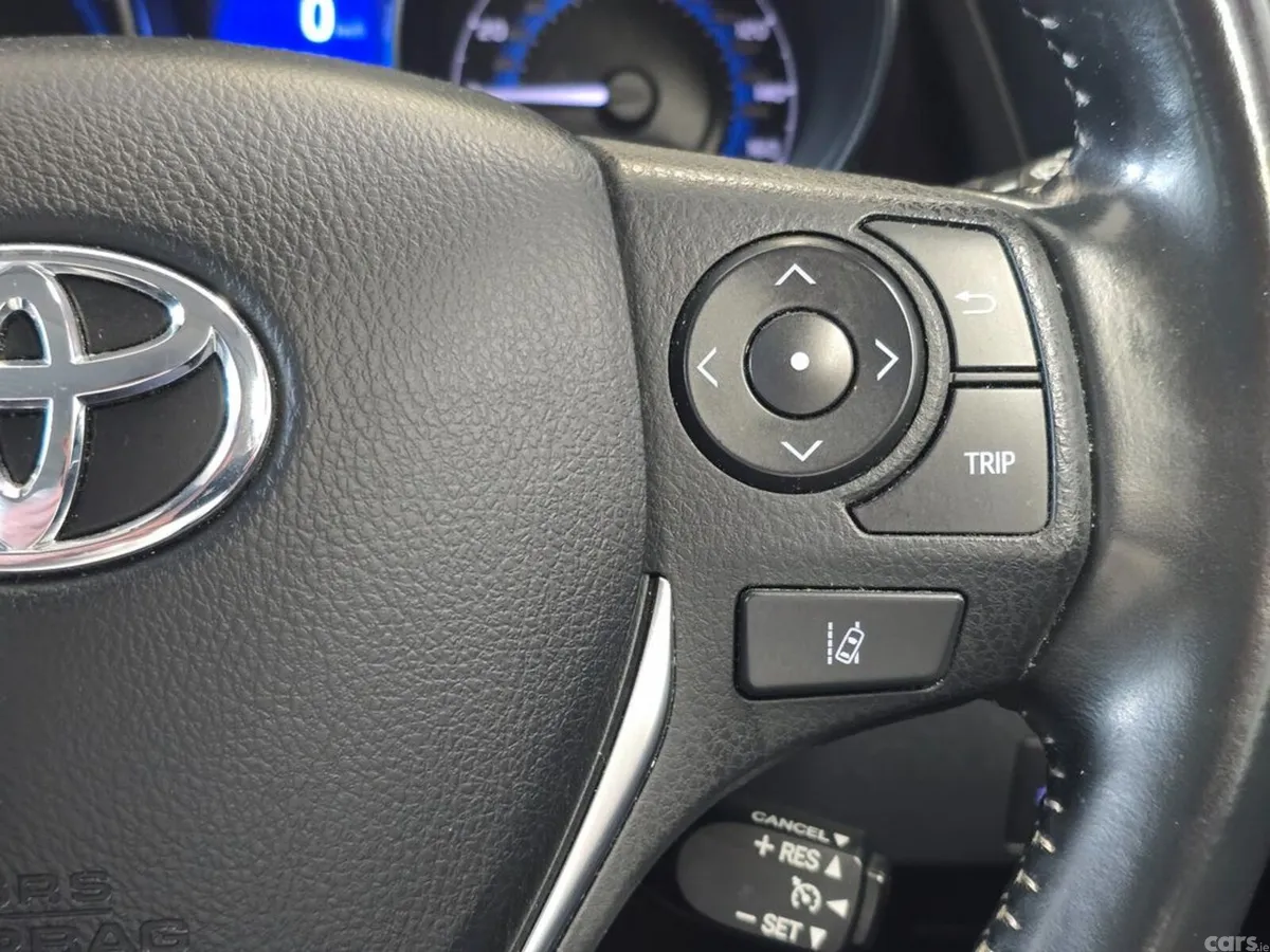 Toyota Auris Hatchback, Petrol Hybrid, 2018, Silver