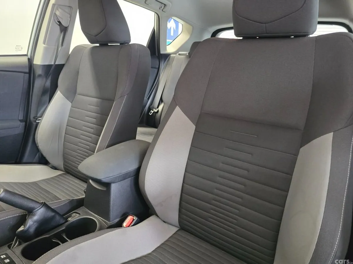 Toyota Auris Hatchback, Petrol Hybrid, 2018, Silver