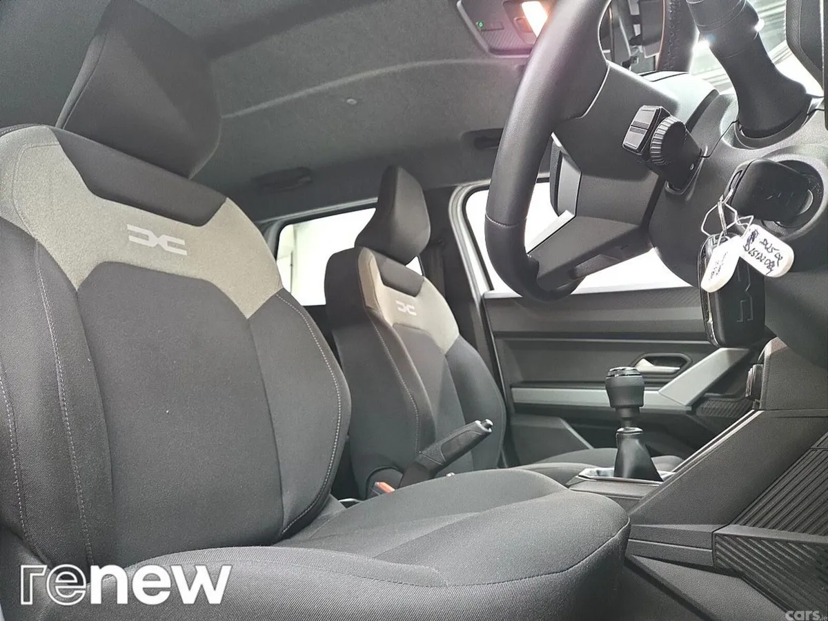 Dacia Duster SUV, Petrol, 2025, White