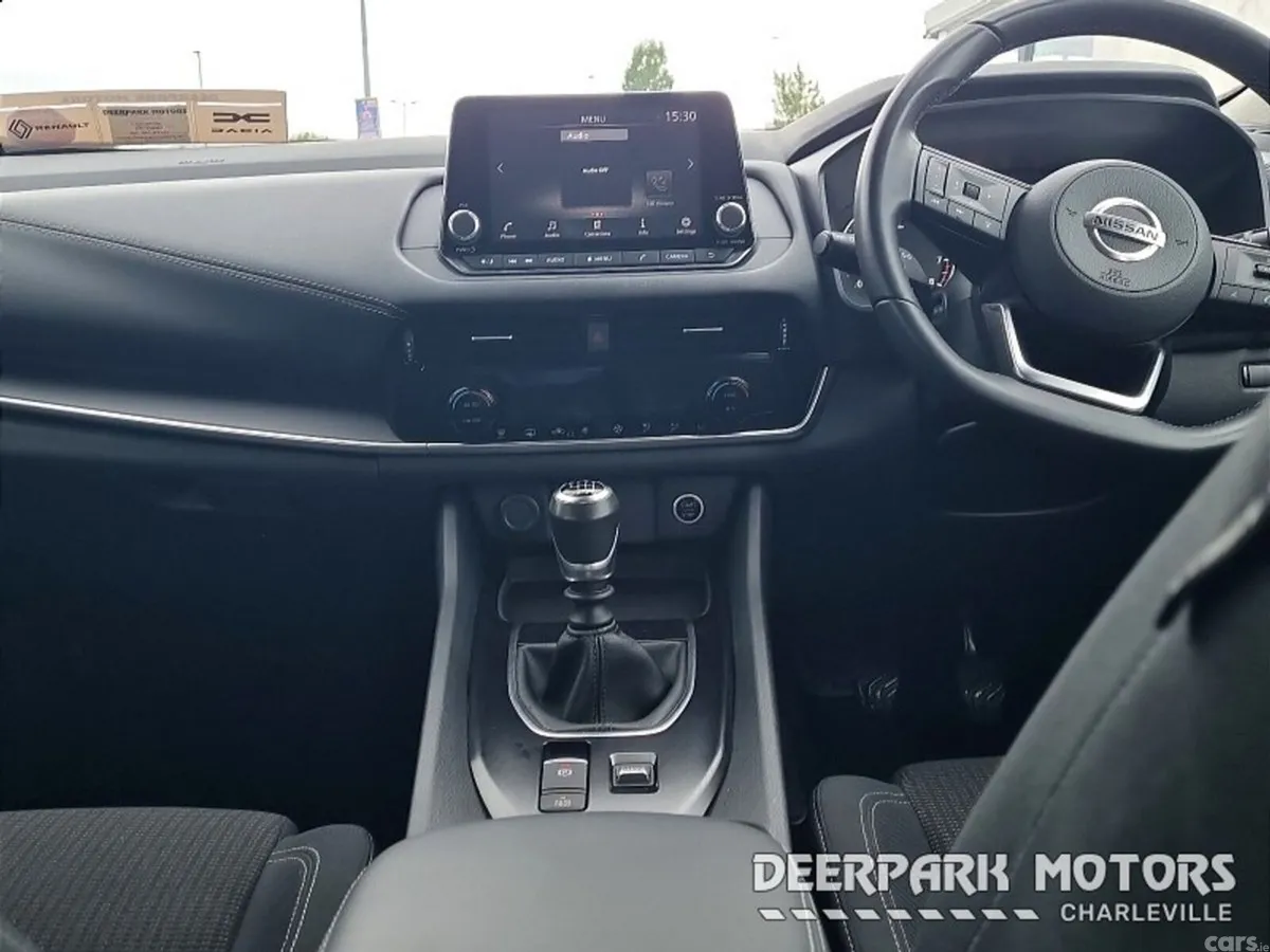 Nissan Qashqai MPV, Petrol, 2022, White