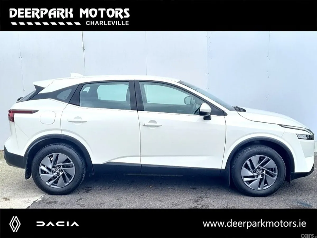 Nissan Qashqai MPV, Petrol, 2022, White