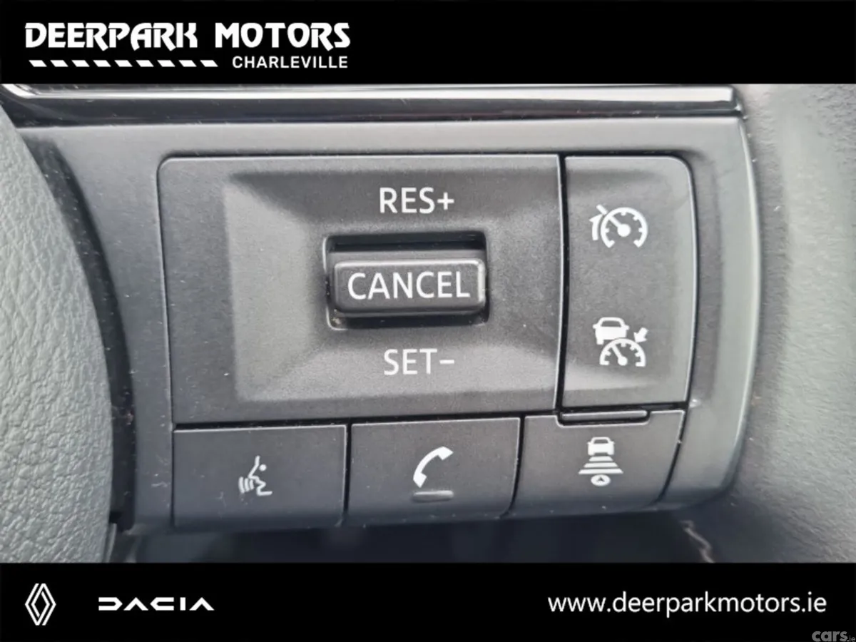 Nissan Qashqai MPV, Petrol, 2022, White
