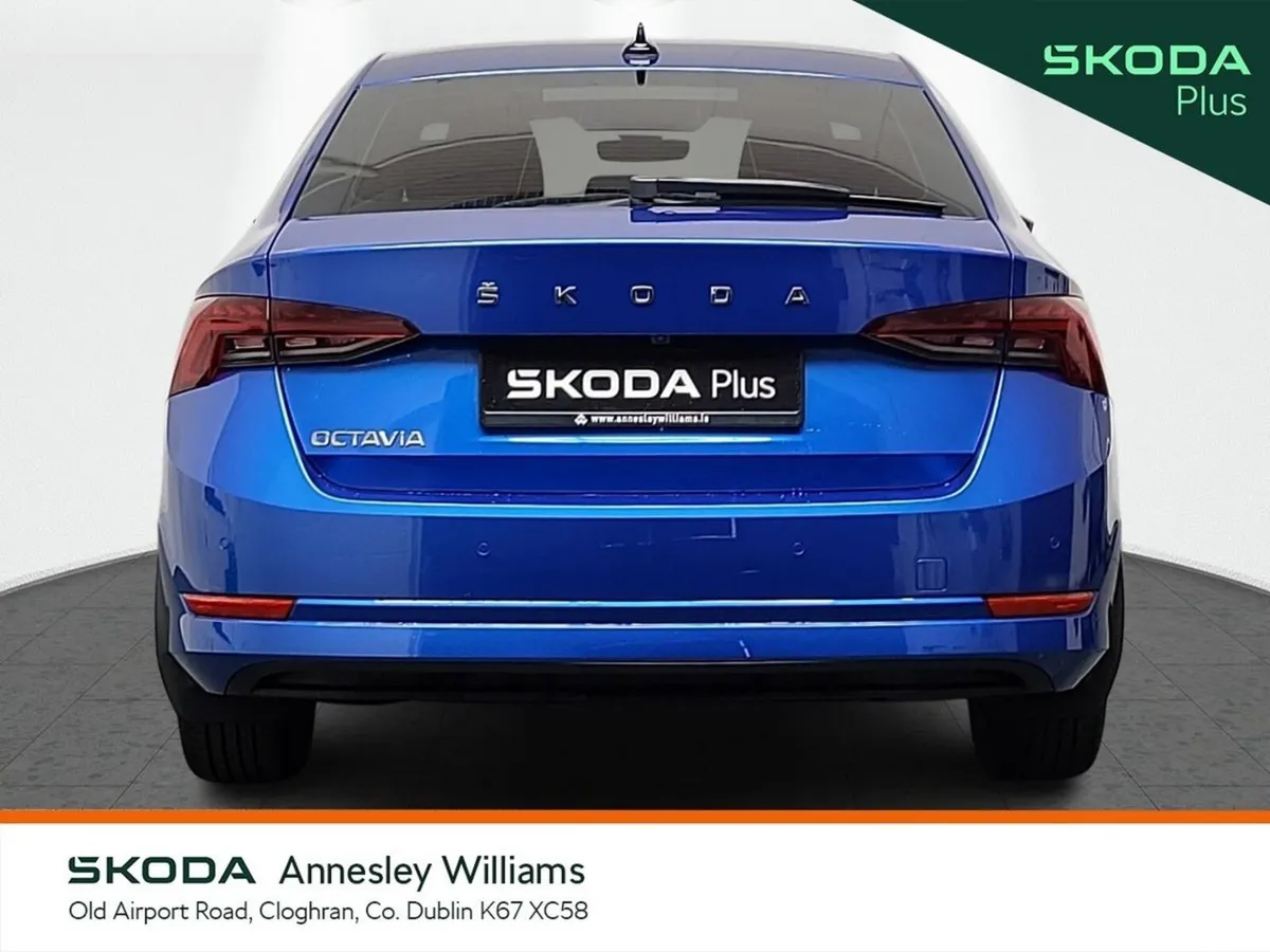Skoda Octavia Saloon, Petrol, 2023, Blue