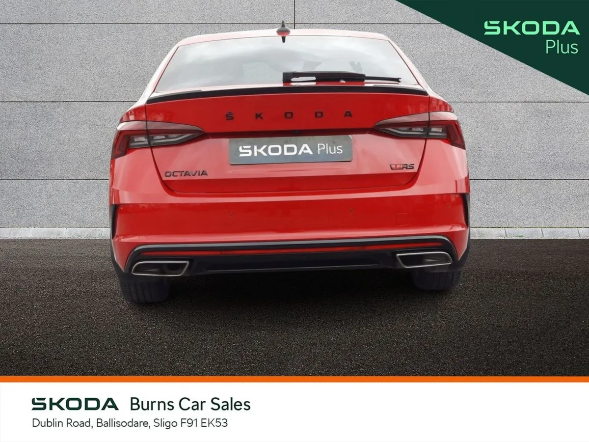 Skoda Octavia Saloon, Diesel, 2024, Red