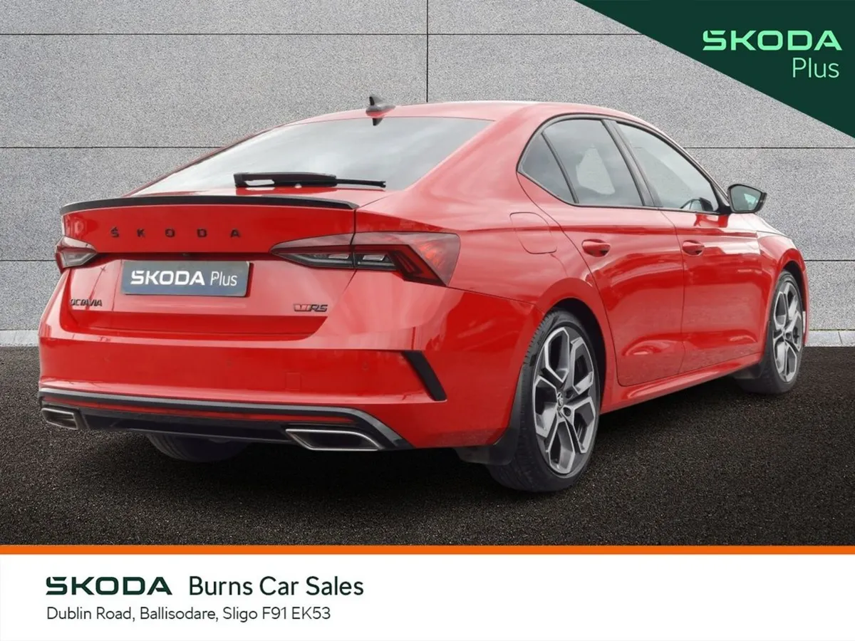 Skoda Octavia Saloon, Diesel, 2024, Red