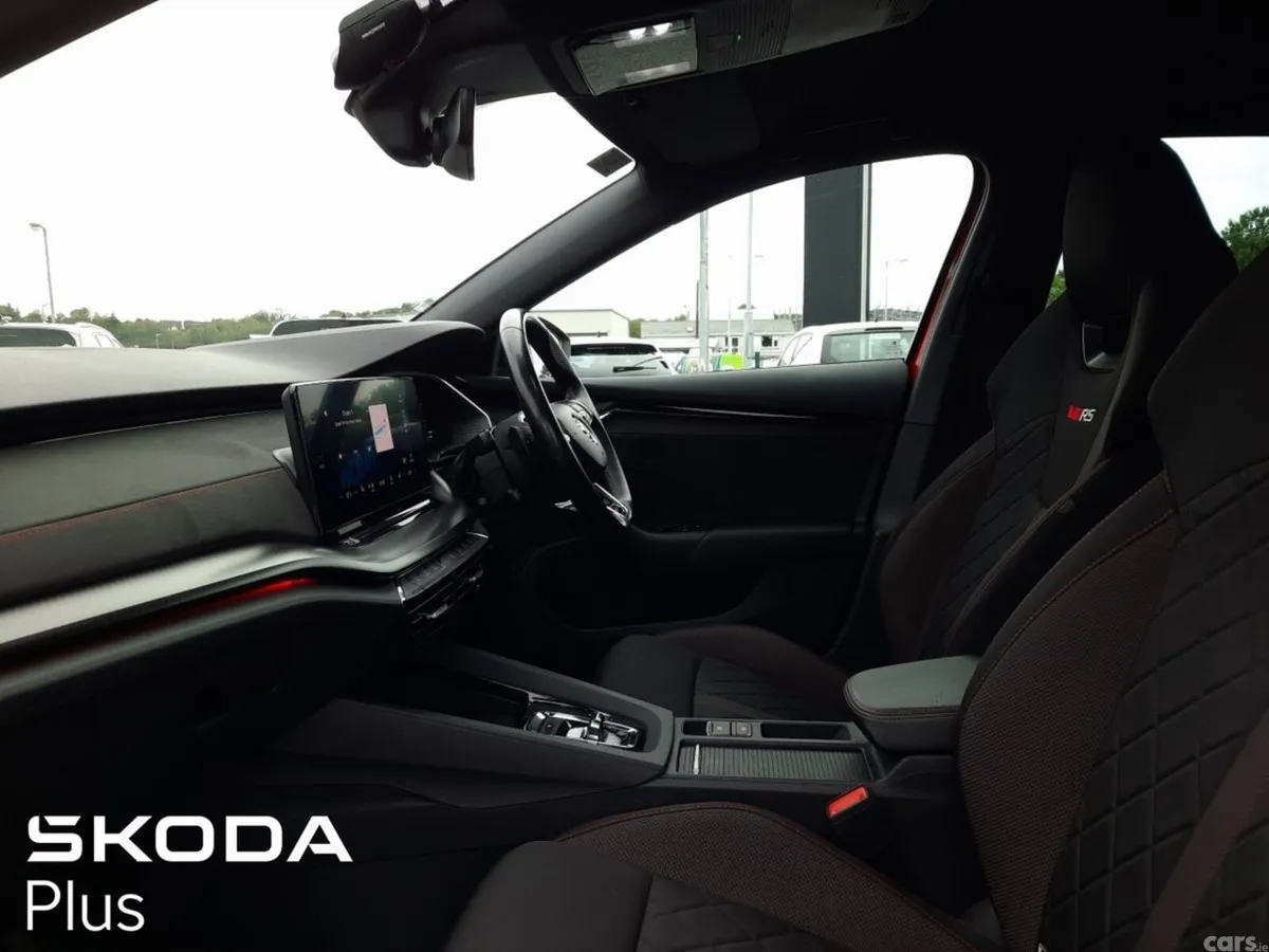 Skoda Octavia Saloon, Diesel, 2024, Red