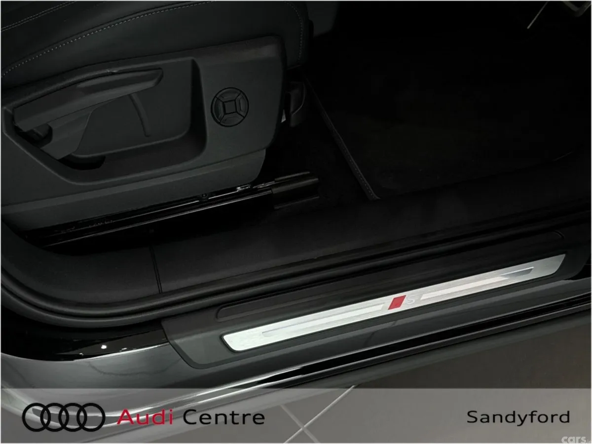 Audi Q5 Hatchback, Petrol Plug-in Hybrid, 2026, Black