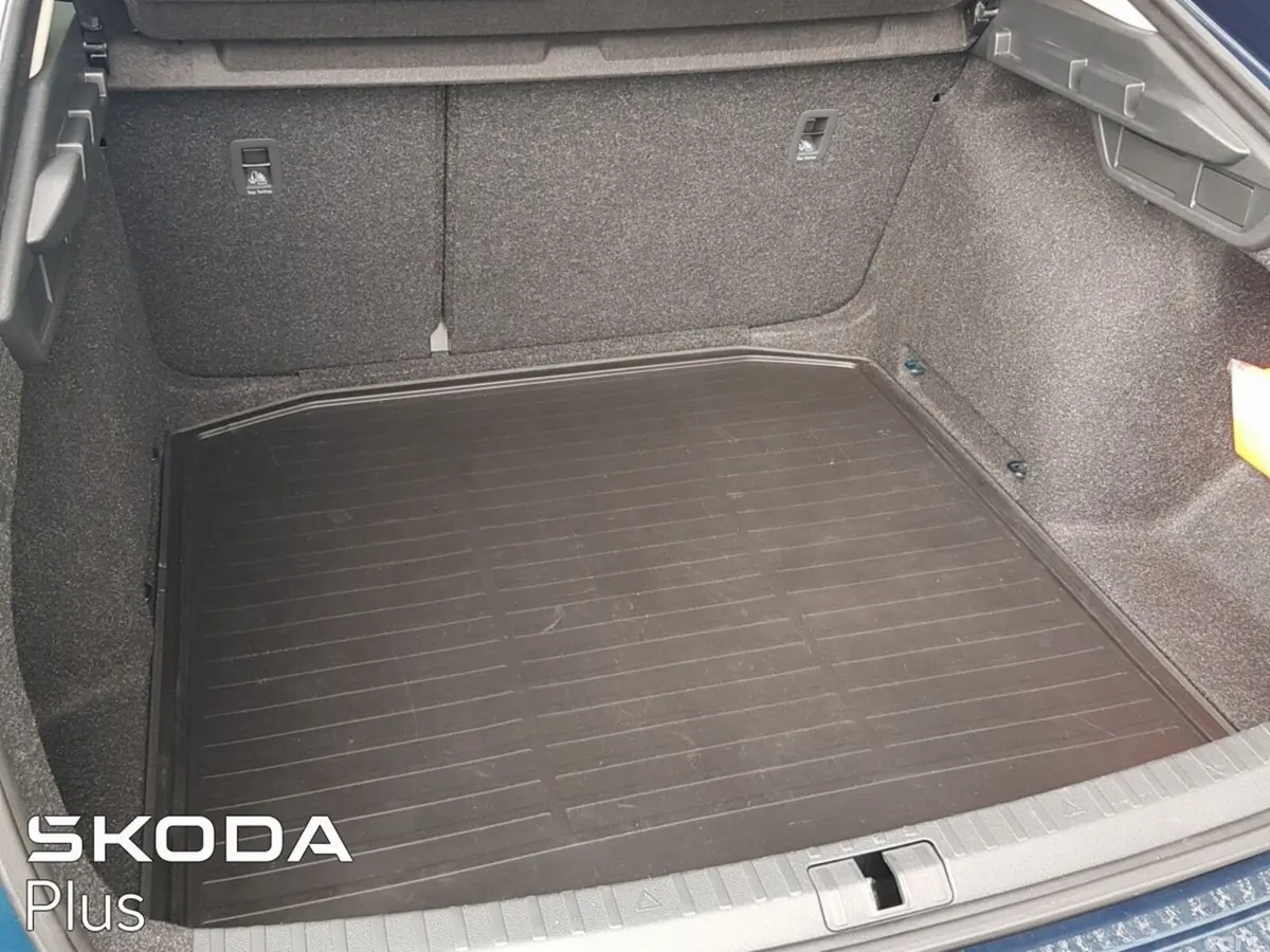 Skoda Octavia Saloon, Petrol, 2023, Blue