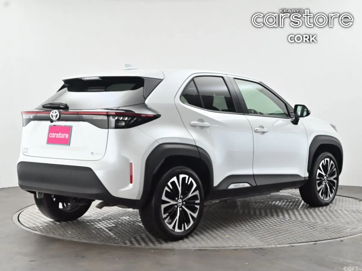 Toyota Yaris Cross SUV, Petrol Hybrid, 2025, White